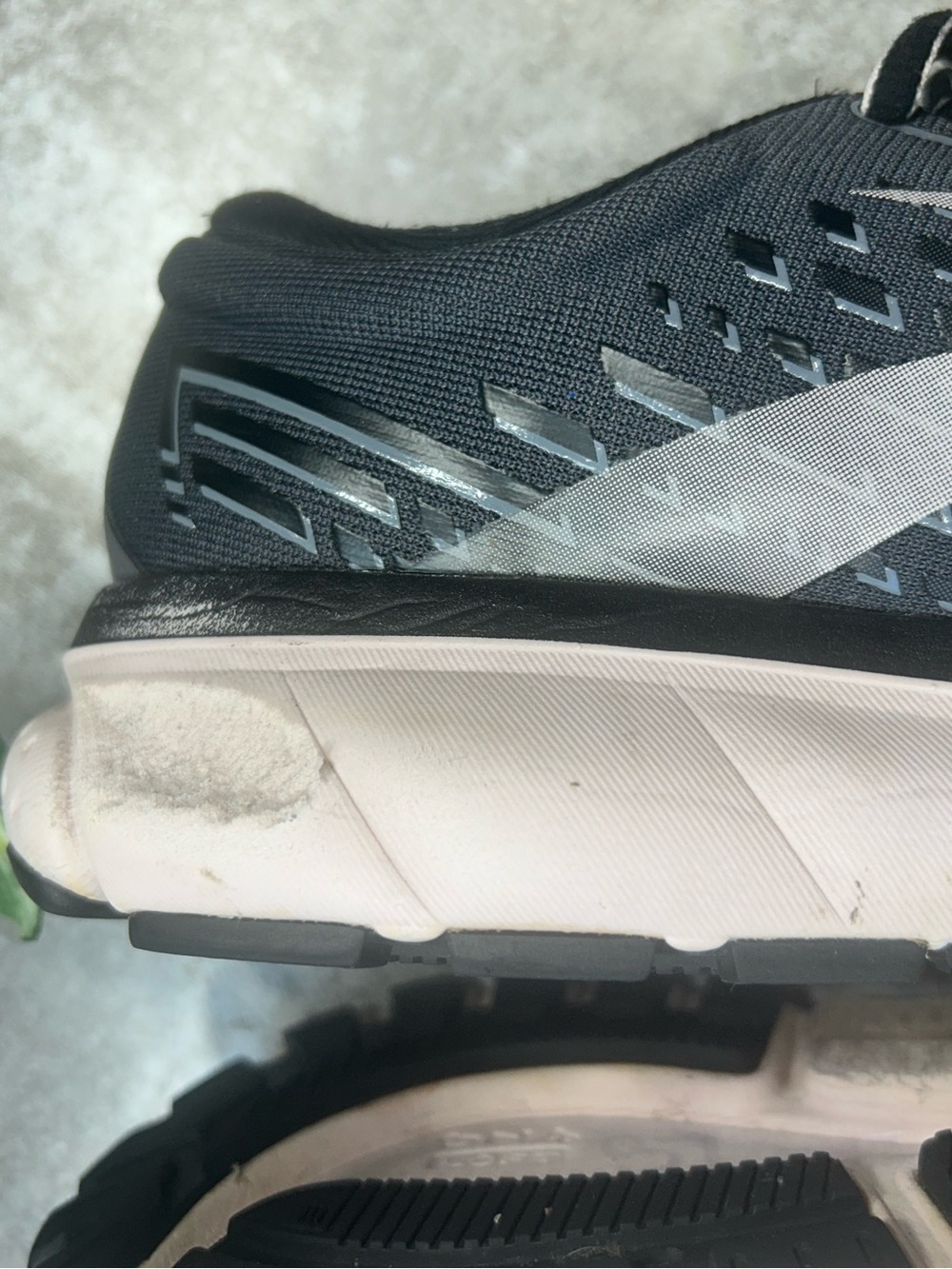 Brooks Ghost 13 Women’s 8.5 B Running Shoes — Charcoal Gray with Light Pink - Picture 9 of 14